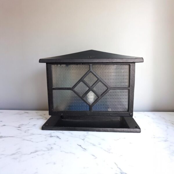 Gate Pillar Light 01